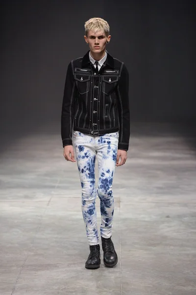Look 7